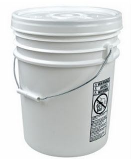 5 gallon bucket storage tip from Year Zero Survival.